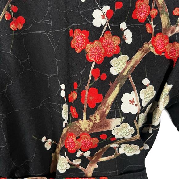 Black Japanese Cherry Blossom Print Short Robe With Belt Size Small/Medium - Picture 11 of 11